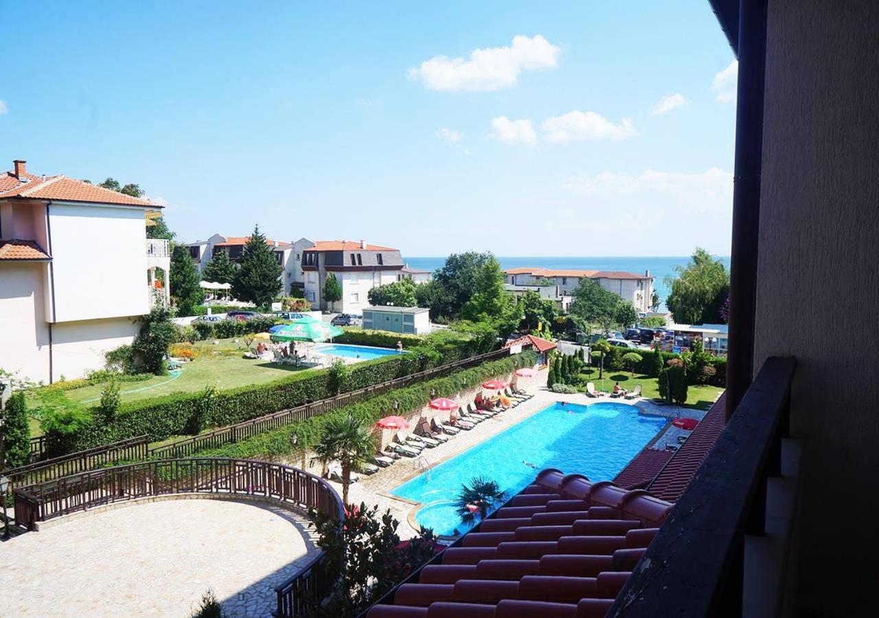 Dom-El Real Apartments Amphora Sveti Vlas Esterno foto
